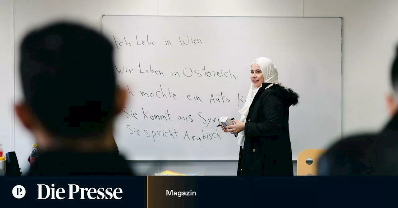 Zu viele Analphabeten? Sharifa lernt lesen und schreiben