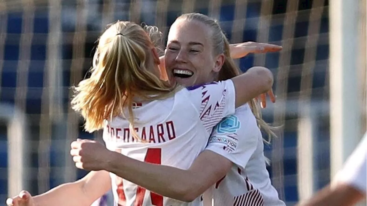 Amalie Vangsgaard scorer et fantastisk mål mod Tjekkiet