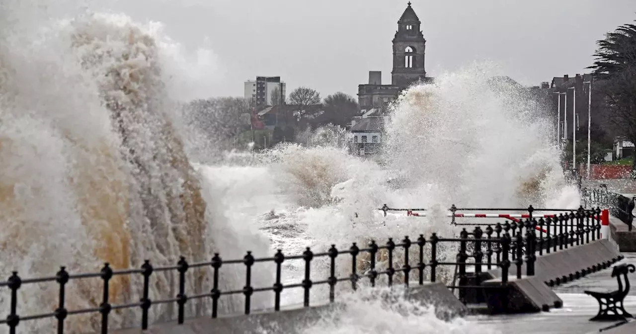 'Stay away' warning as high winds to batter Merseyside