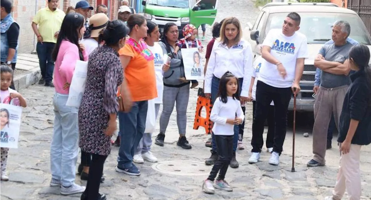 Alfa González busca regularizar colonias y barrios de Tlalpan mediante un programa social