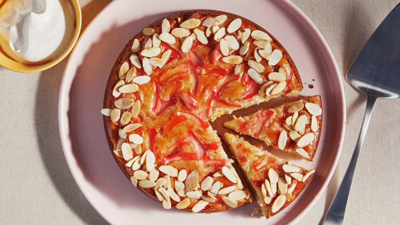 How to Keep Your Rhubarb Cake From Getting Soggy