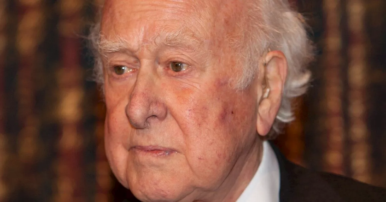 Addio a Peter Higgs, il fisico che scoprì la particella di Dio