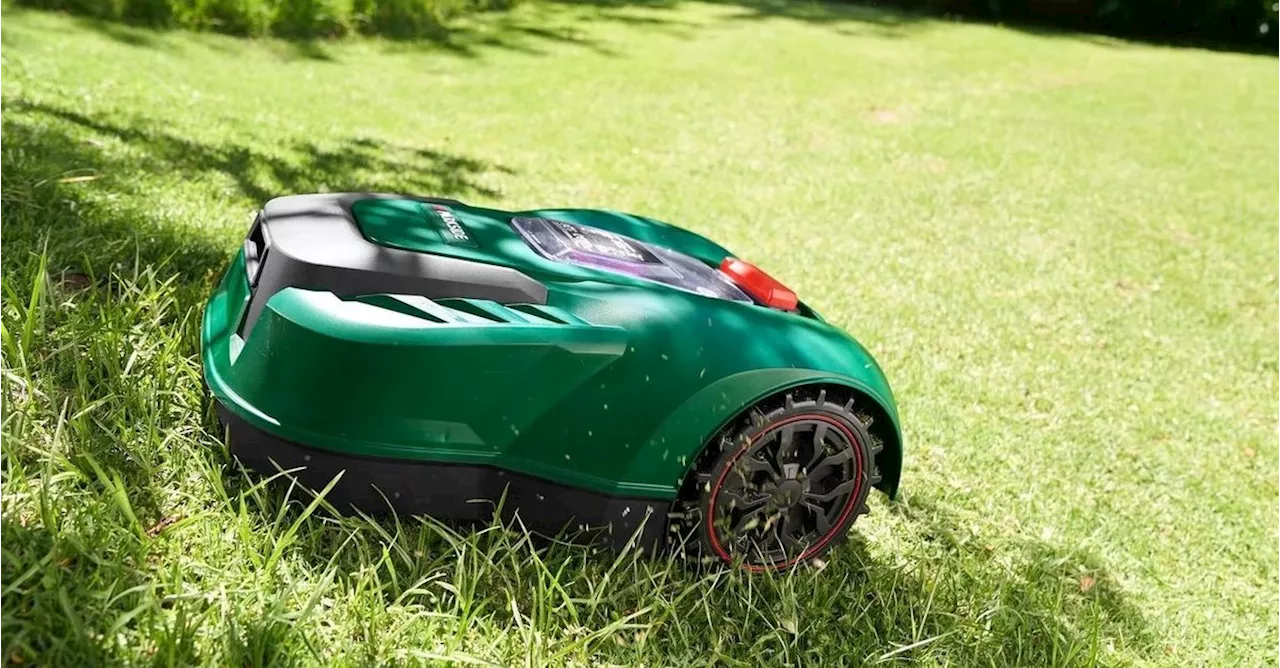 Lidl verkauft neue Mähroboter für kleine und große Gärten zum Sparpreis