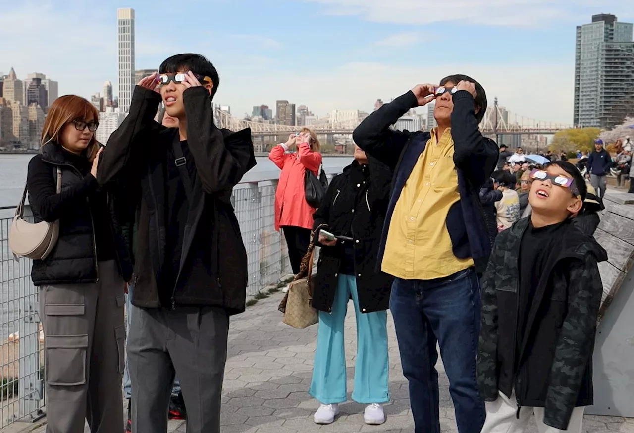 Filipinos in US watch total solar eclipse 