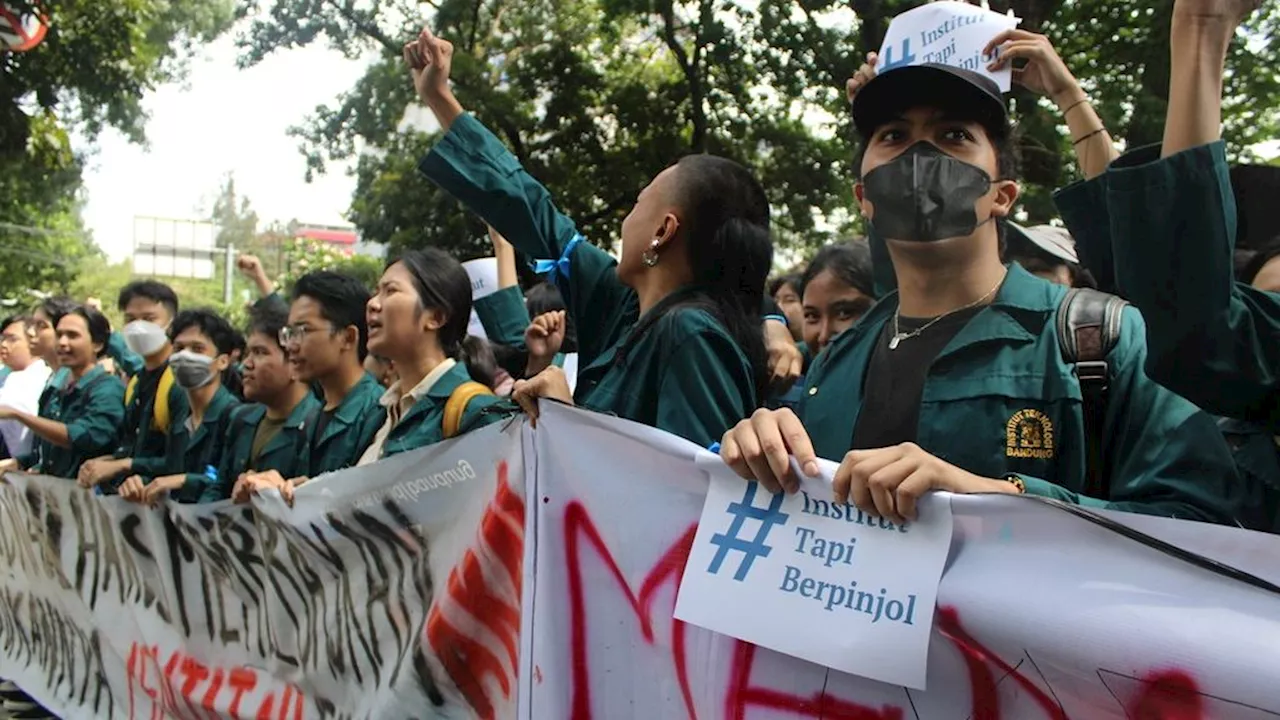 High Tuition Fees, Scholarship Applications for Disadvantaged Students Soar