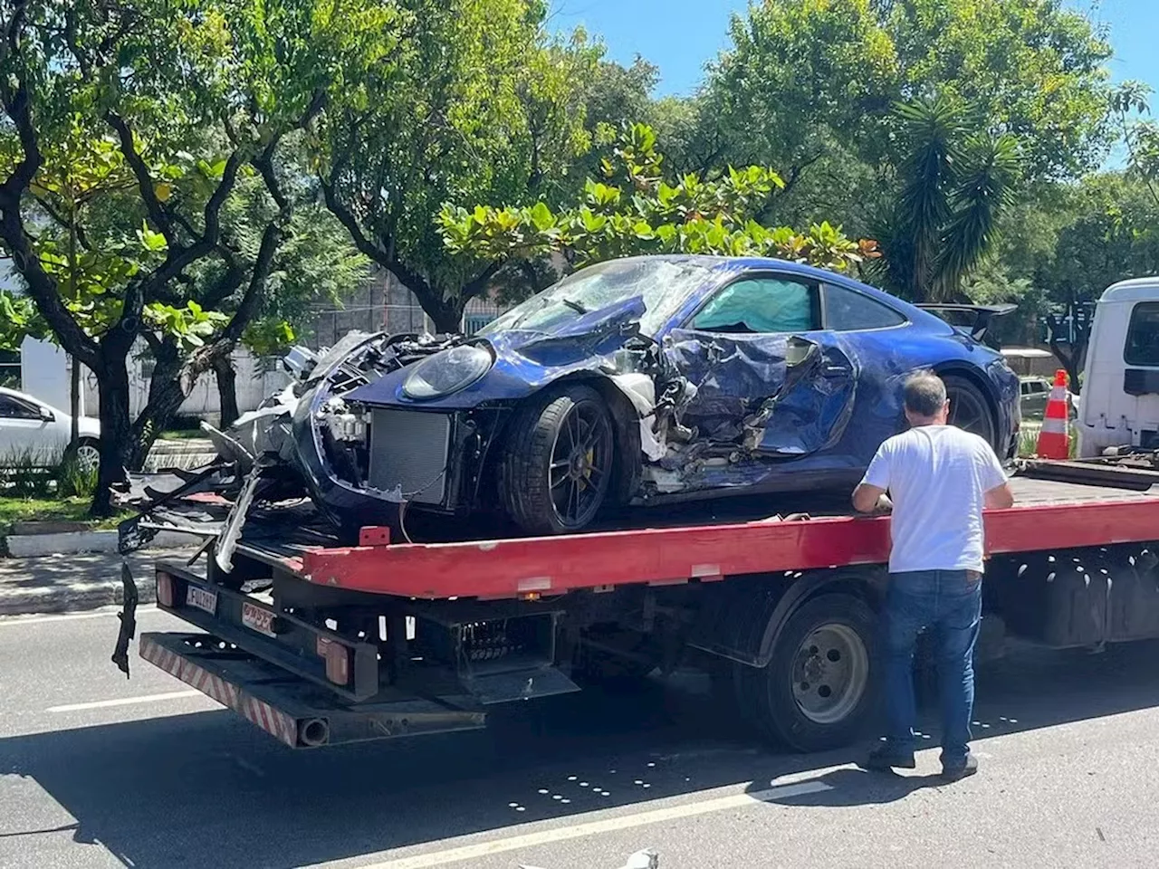 Amigo do motorista do Porsche sai do coma induzido