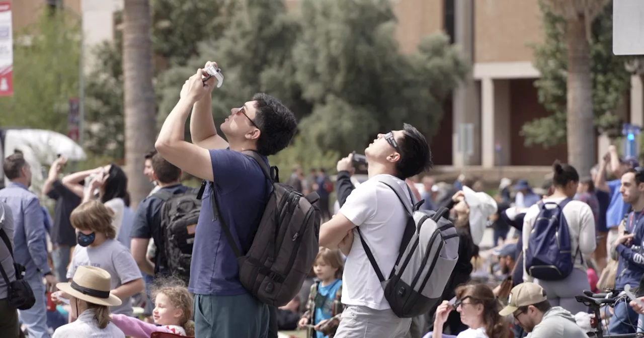 Thousands flood UA mall for once-in-a-lifetime solar eclipse