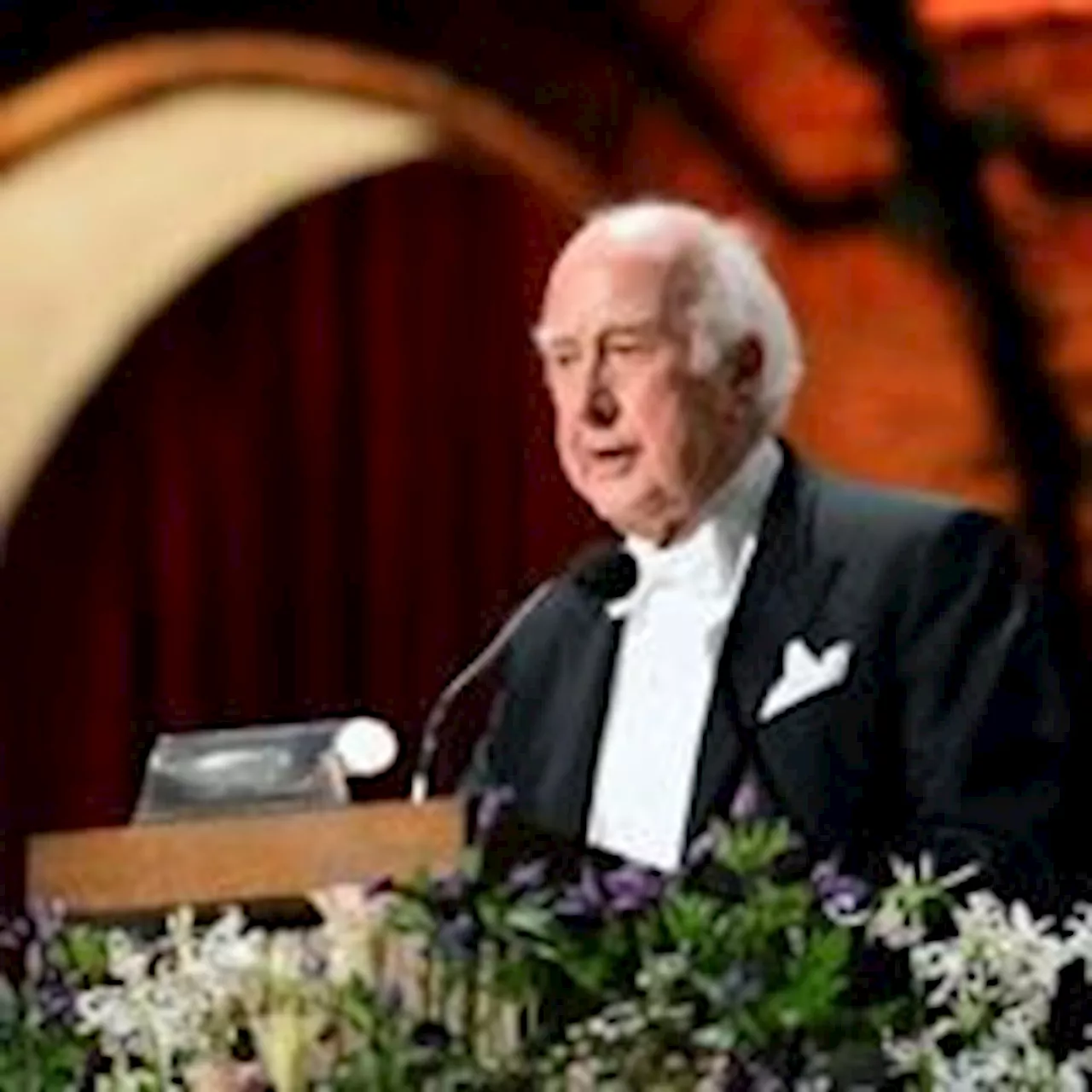 British Physicist Peter Higgs, Nobel Prize Winner for Higgs Boson Theory, Dies at 94