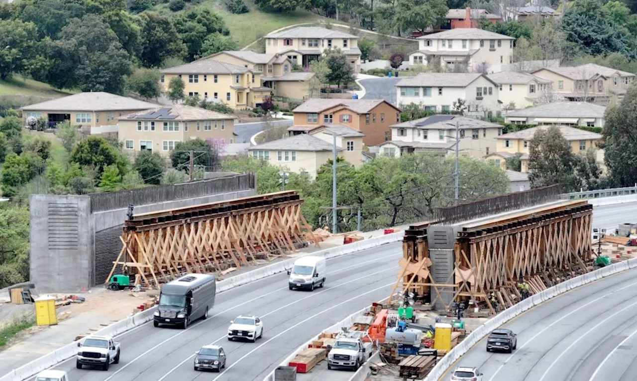 101 Freeway shutdown will allow major work on a ‘wildlife crossing’ bridge