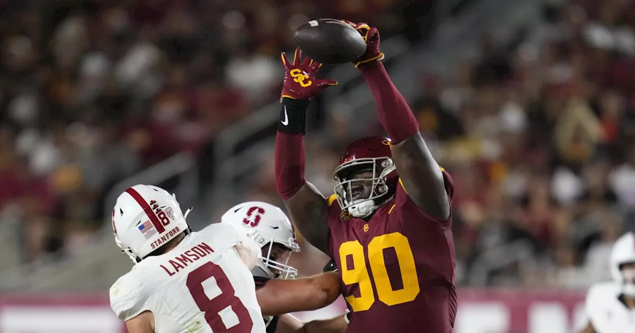 USC defensive tackle Bear Alexander enters transfer portal, hurting Trojans' defense