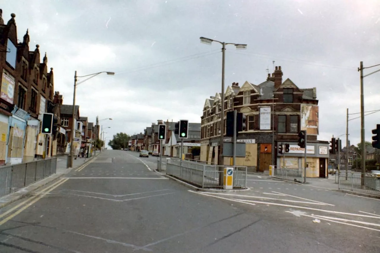 Harehills in the 1980s: 19 photos showcase a decade of boarded up shops