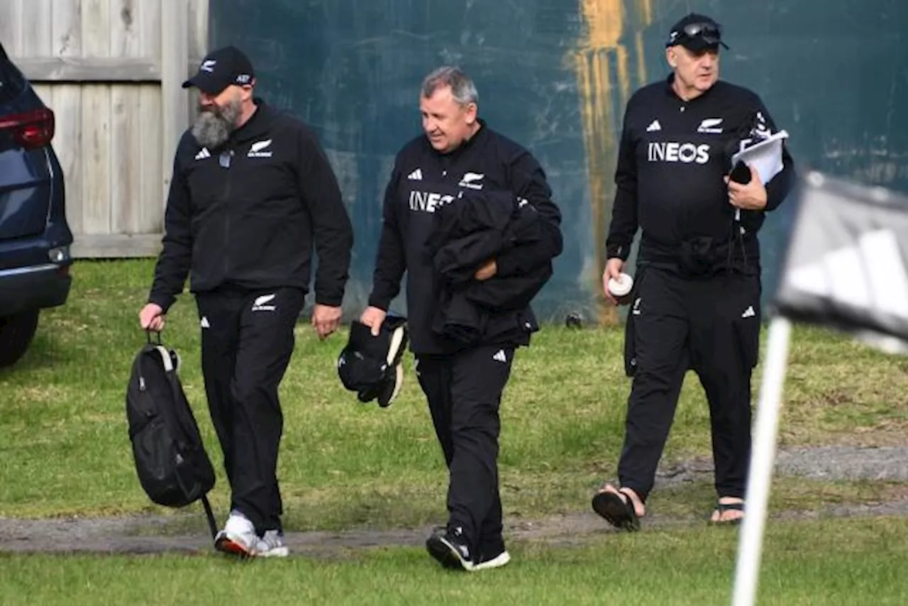 L'ancien entraîneur adjoint des All Blacks, Andrew Strawbridge rejoint l'équipe d'Angleterre