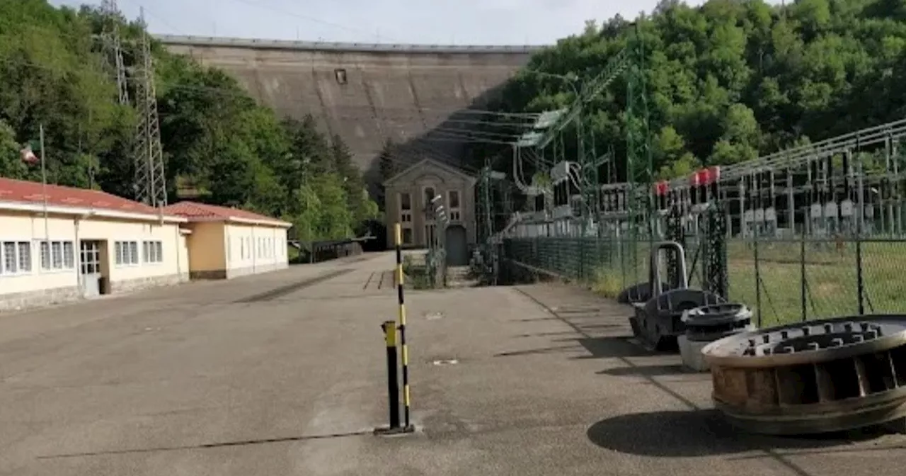 Appennino bolognese, esplode centrale idroelettrica: feriti e dispersi, si teme una strage