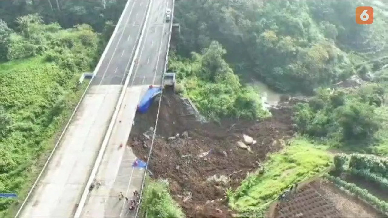 Jalur B Tol Bocimi Batal Uji Coba Usai Jalan Longsor, Pemudik Masih Padati Jalur Arteri