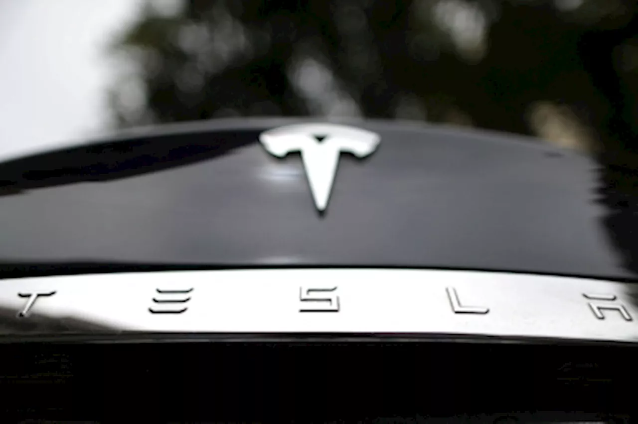 Tesla settles case over fatal Autopilot crash of Apple engineer