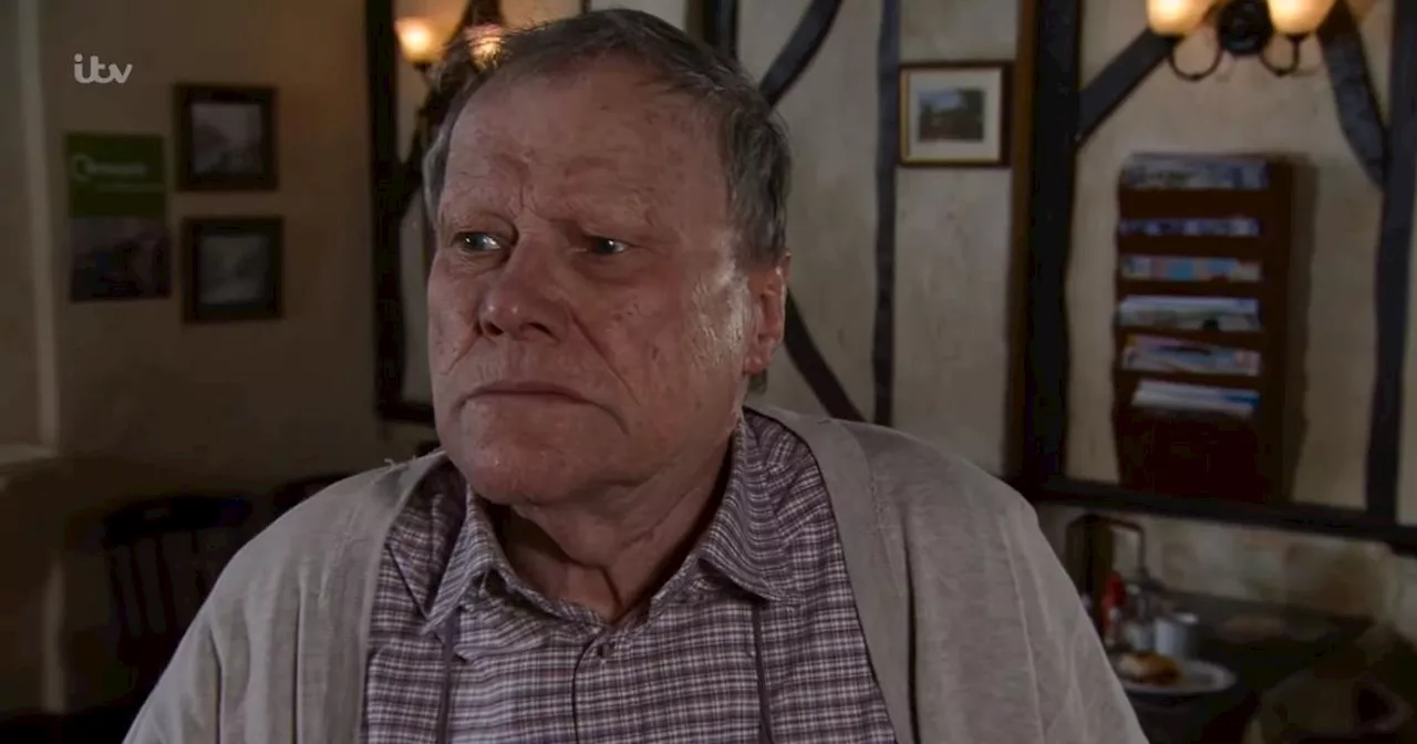 Corrie fans send stern warning to character after 'horrid' Roy Cropper move