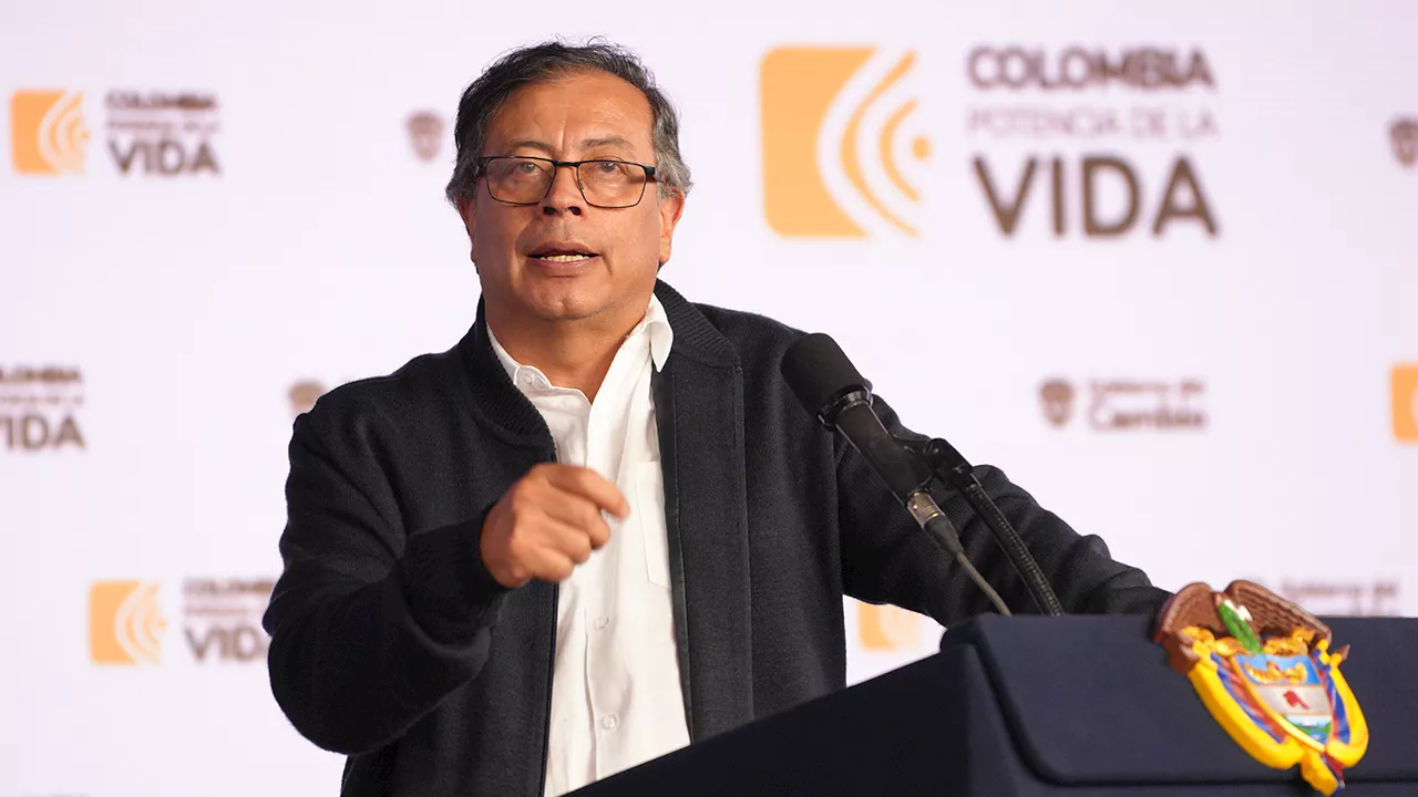 Gustavo Petro viajará a Venezuela para reunirse con Nicolás Maduro