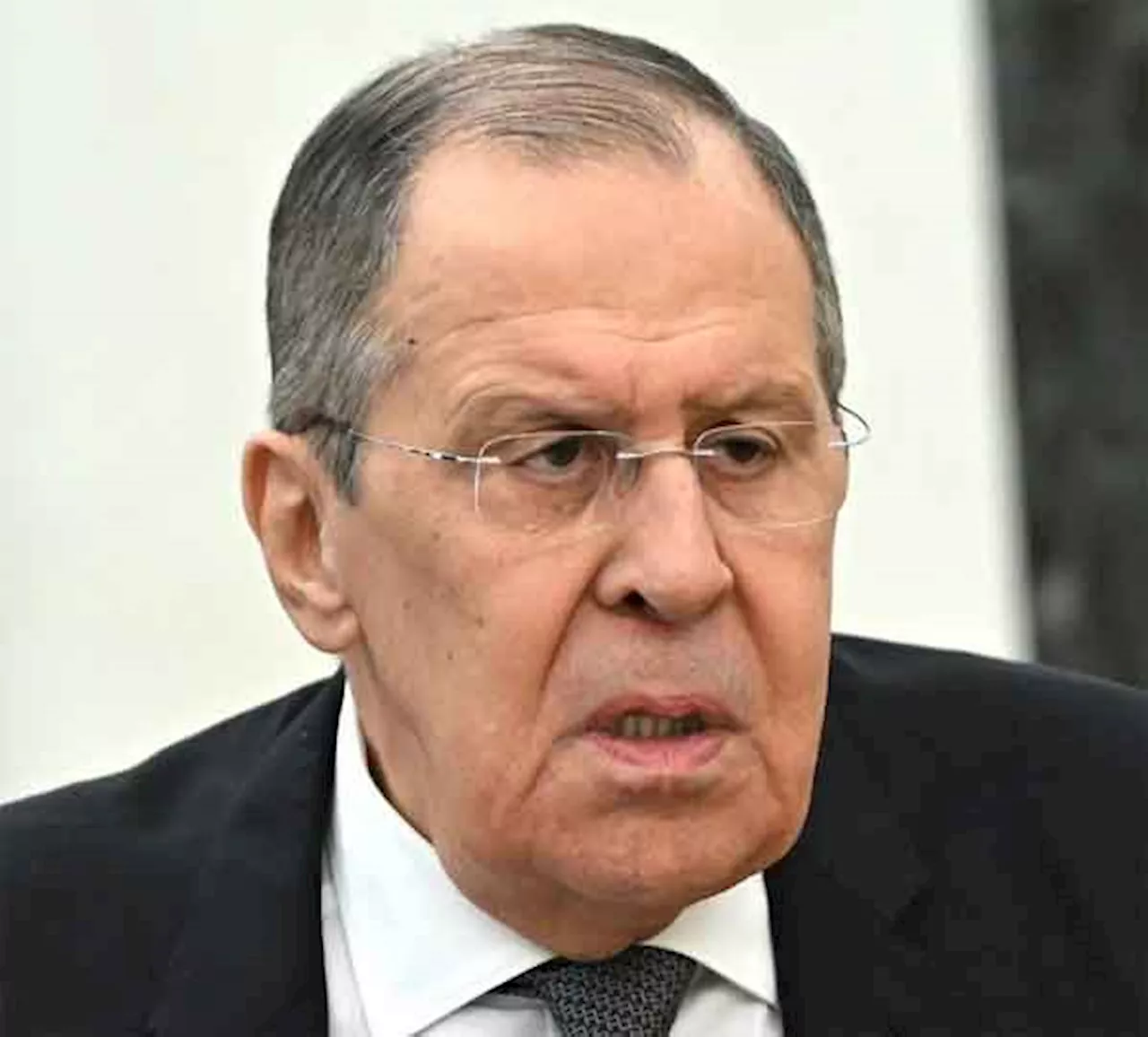 Beijing says to 'strengthen strategic cooperation' with Moscow as Lavrov visits