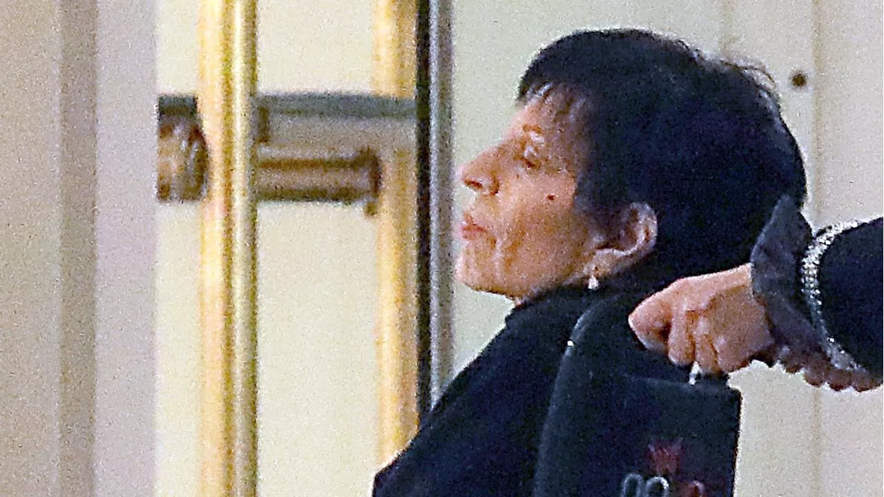 Hollywood Icon Liza Minnelli Spotted Out and About After Year of Reclusiveness