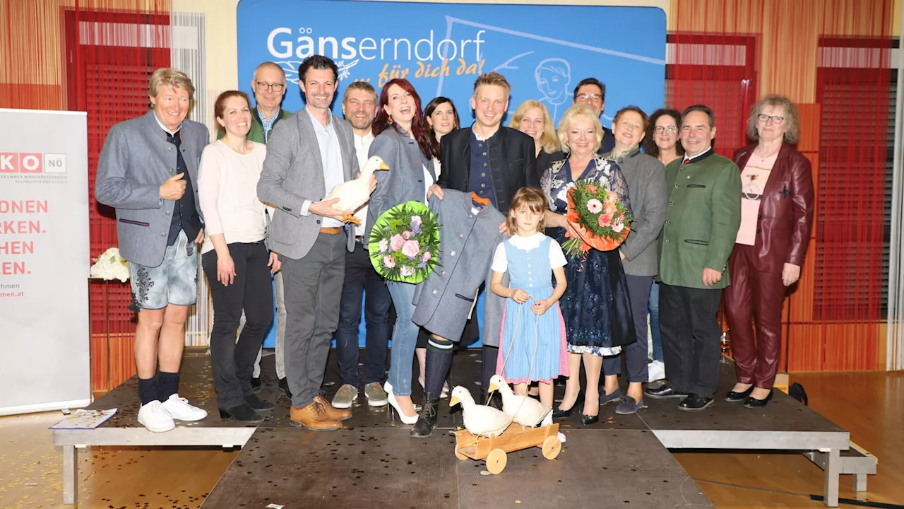 Modische Premiere: Gänserndorf-Janker soll zur Visitenkarte werden