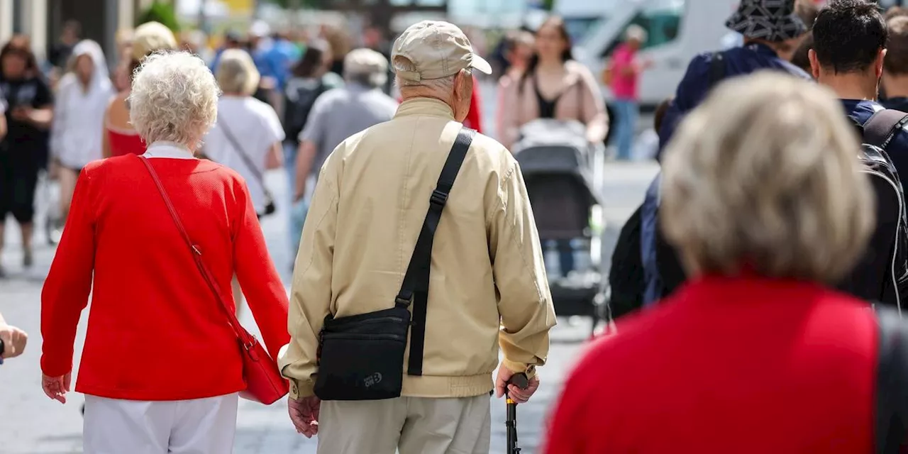 Studie: Deutsche Bevölkerung legt bis 2040 zu und altert