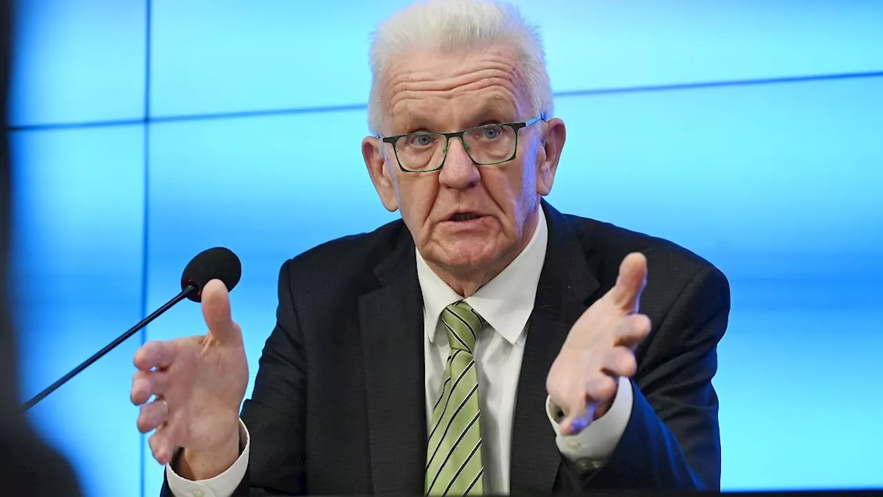 Kretschmann lobt Gleitzeit-Versuch einer Schulklasse in Plochingen