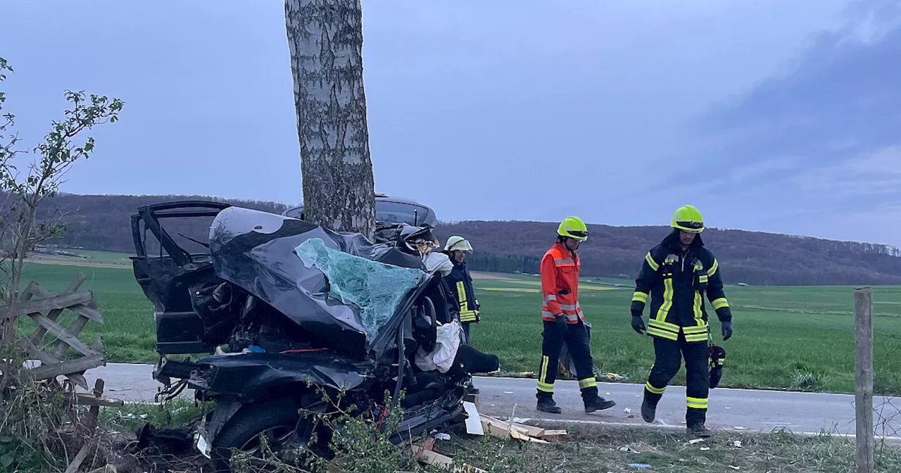 Schwerer Autounfall mit drei Toten - 20-jähriger Lübbecker unter den Opfern