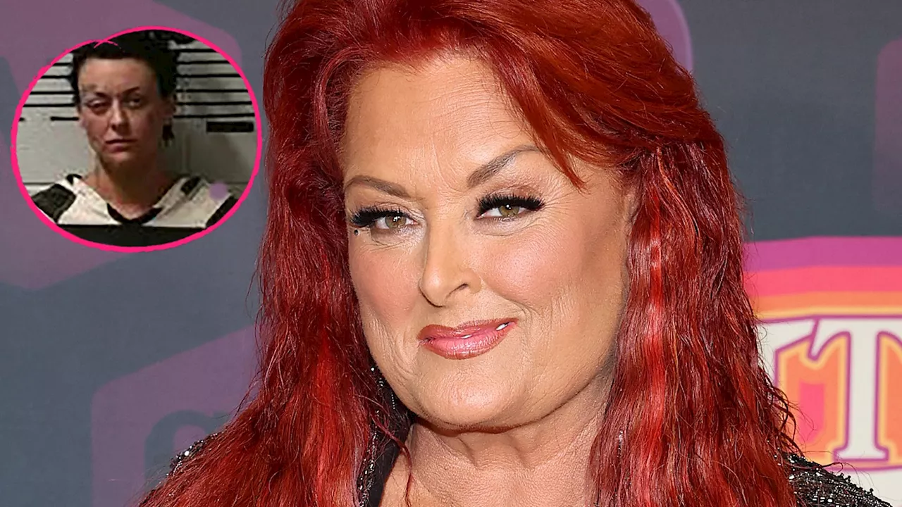 Wynonna Judds Tochter zeigt ihre nackten Brüste auf Autobahn