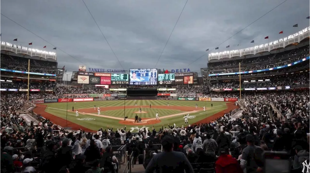 Cameras Caught Such a Cool Panoramic Shot of Juan Soto’s First Yankees Home Run in the Bronx