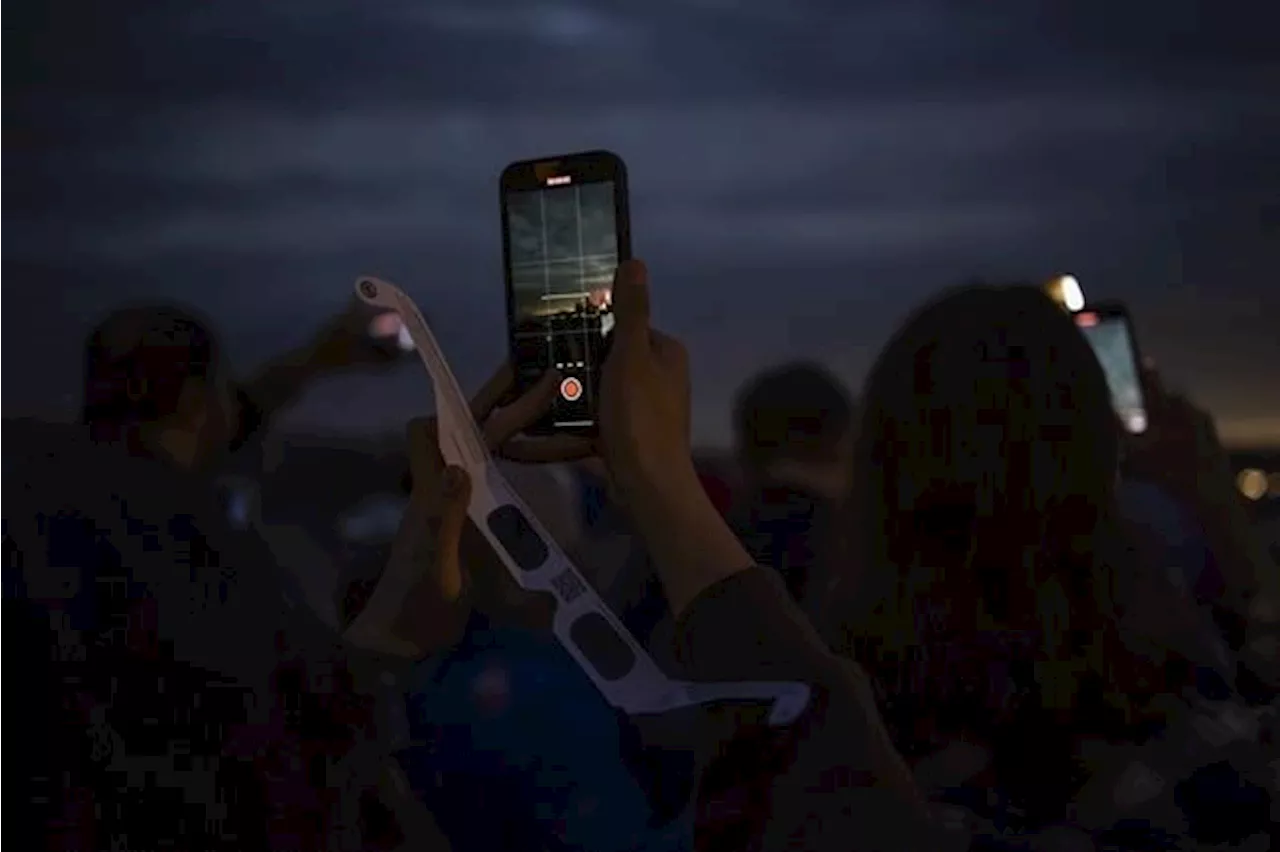 Canadian Mobile Carriers Handle Increased Wireless Traffic During Solar Eclipse