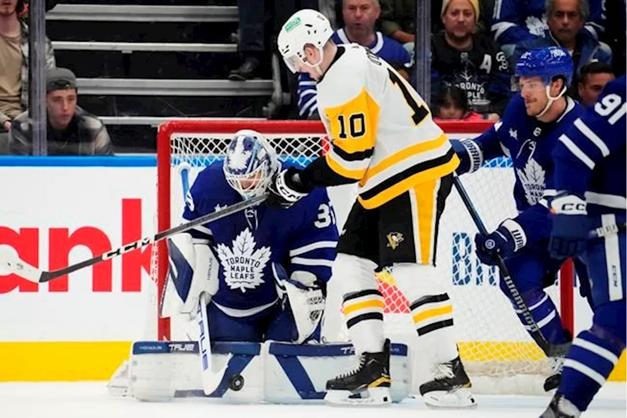 McCabe scores OT winner, Matthews nets 65th goal, Leafs down Penguins