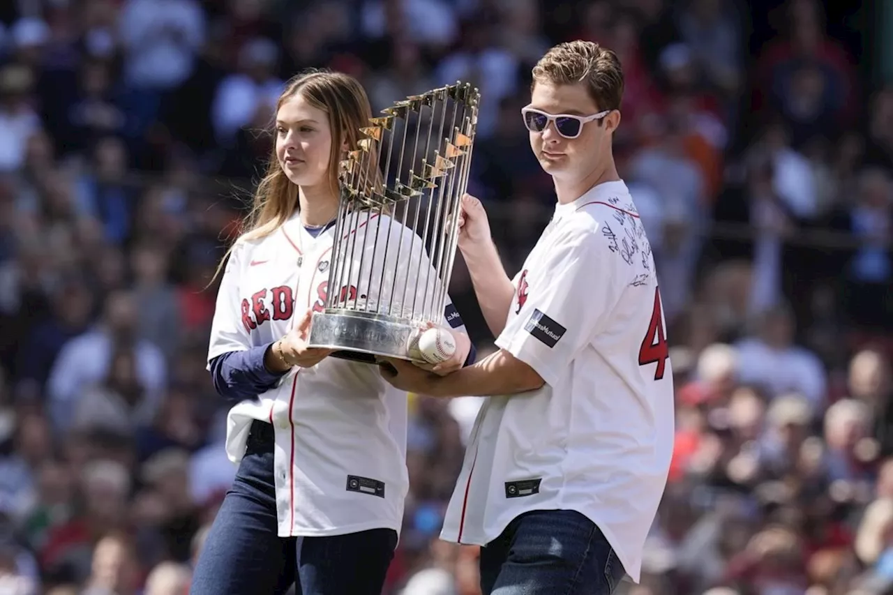 Red Sox honour 2004 championship team, Tim Wakefield's family ahead of home opener