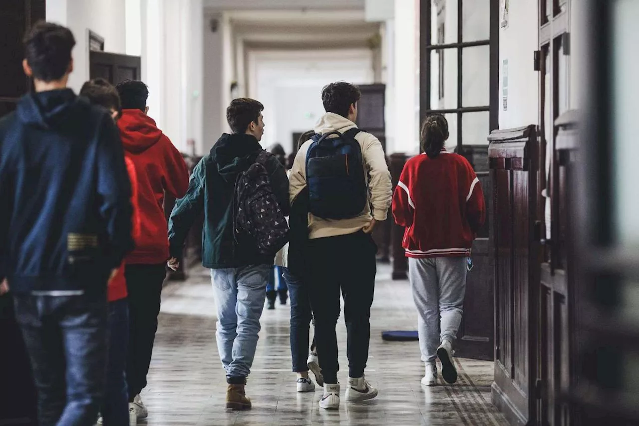 Alerte sur la santé mentale des collégiens et des lycéens, surtout des jeunes filles