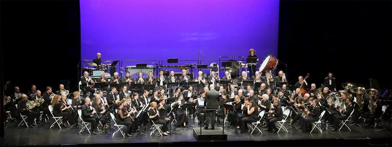 Plus de 100 musiciens sur la scène de l'Olympia pour le final du concert « Entre ciel et mer »