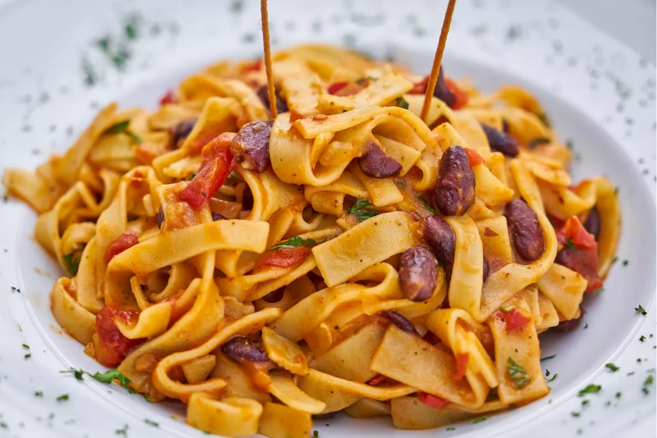 Can Cats Eat Pasta? Here's What You Need to Know
