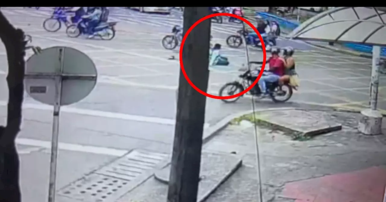 Agente de tránsito embestida por motociclista en Barrancabermeja