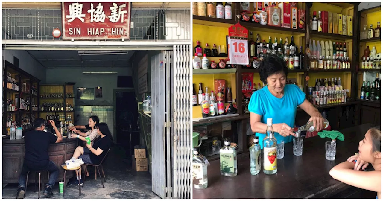 This Old School Bar in Jonker Melaka is 100 Years Old and Used to be an Opium Den!