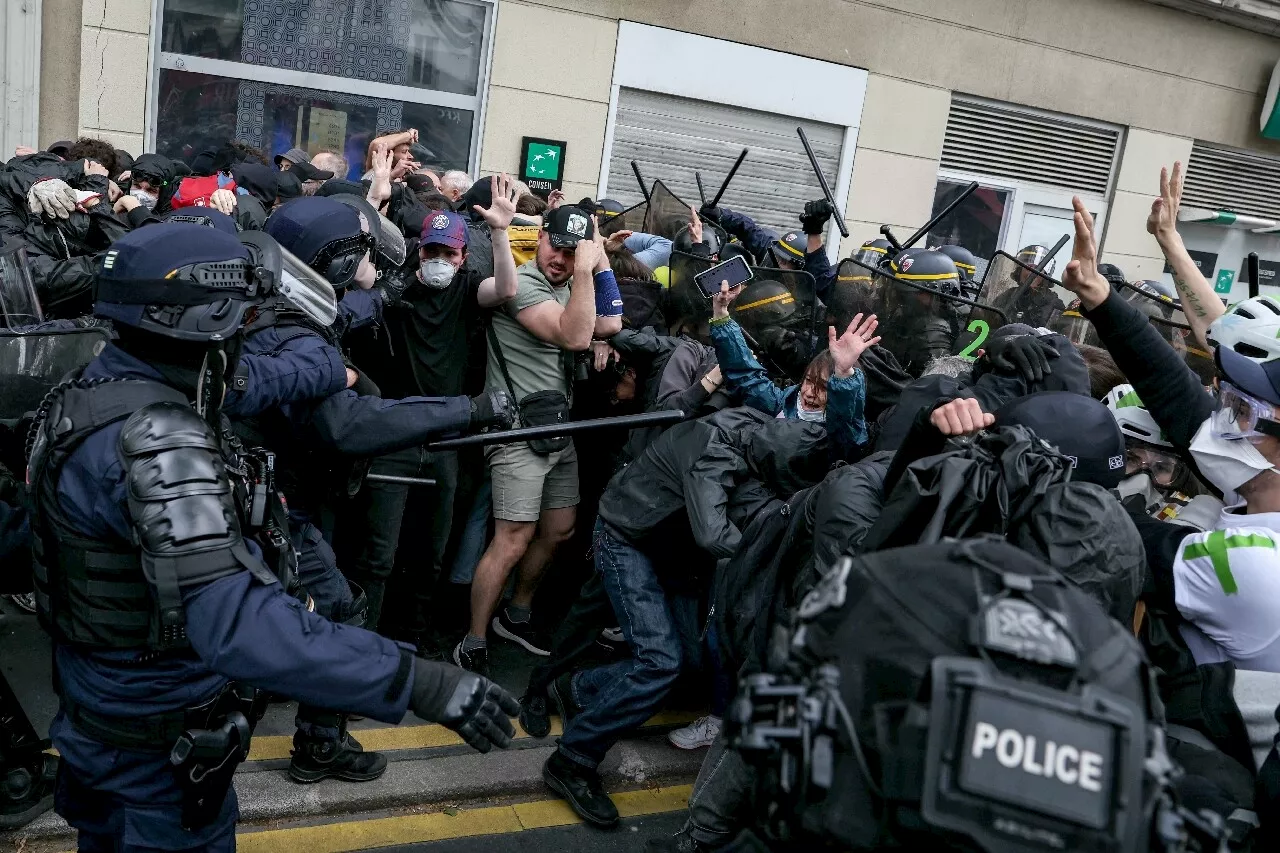 Manifestation du 1er-Mai à Paris : premières tensions en tête du cortège