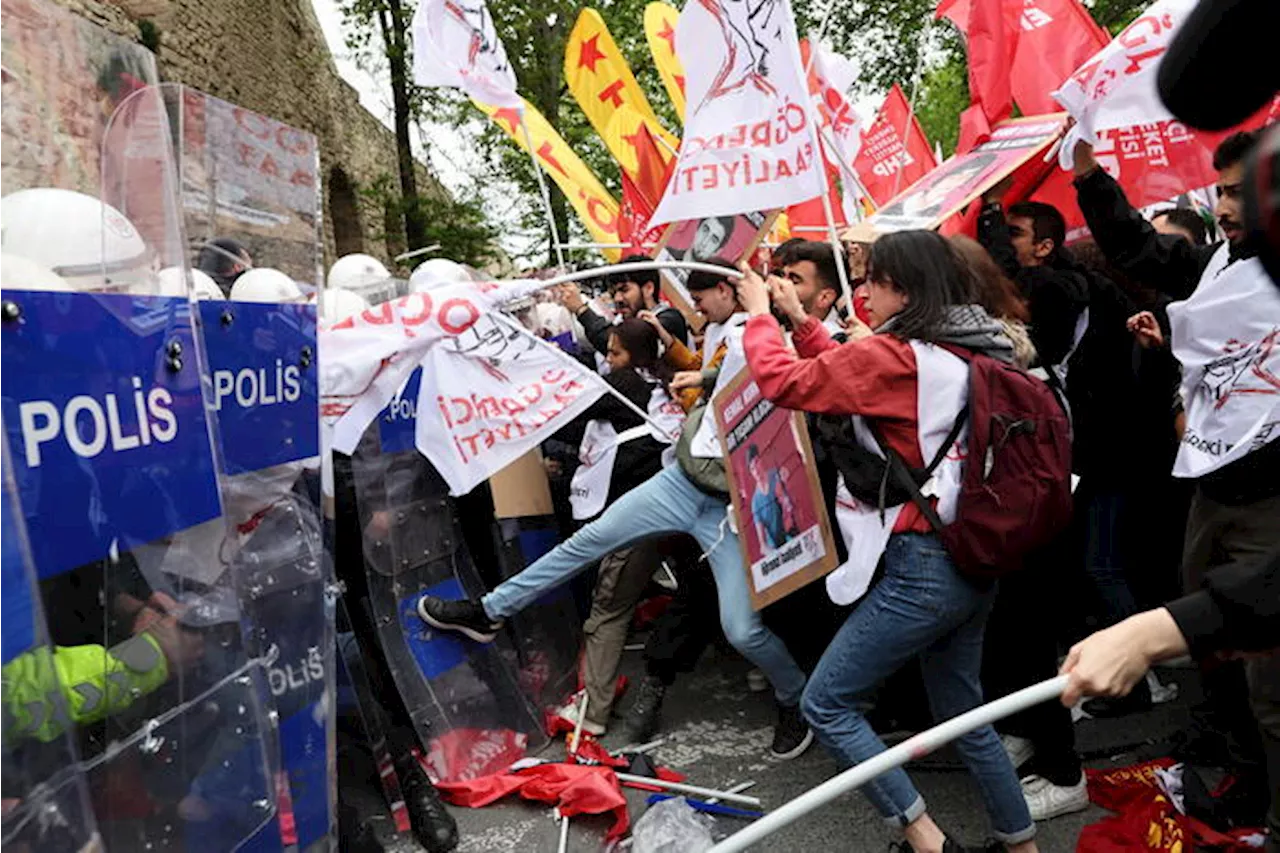 Scontri fra dimostranti e polizia a Istanbul per il Primo Maggio