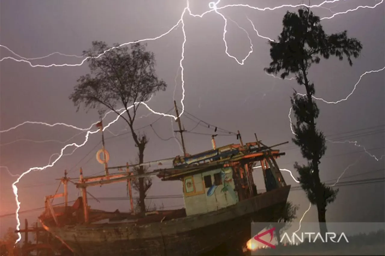 BMKG prakirakan hujan petir landa sebagian wilayah ibu kota pada Kamis