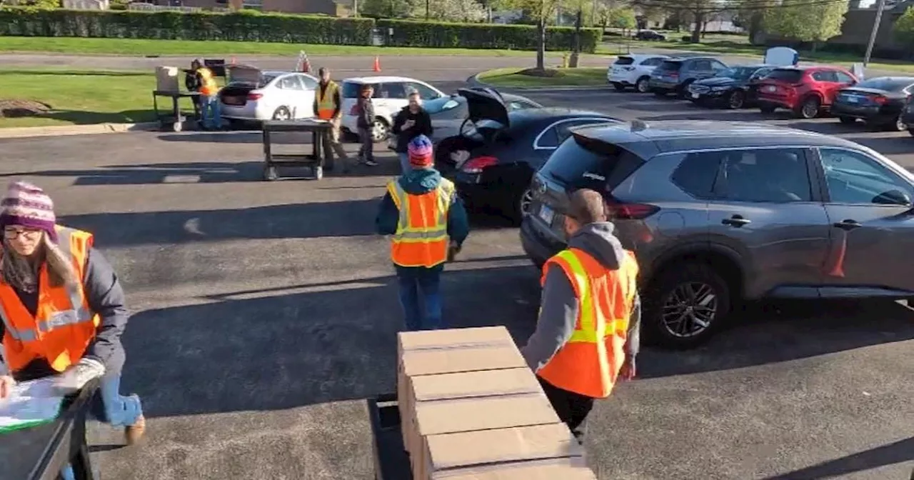 DoorDash delivering groceries from Northern Illinois Food Bank to families in need