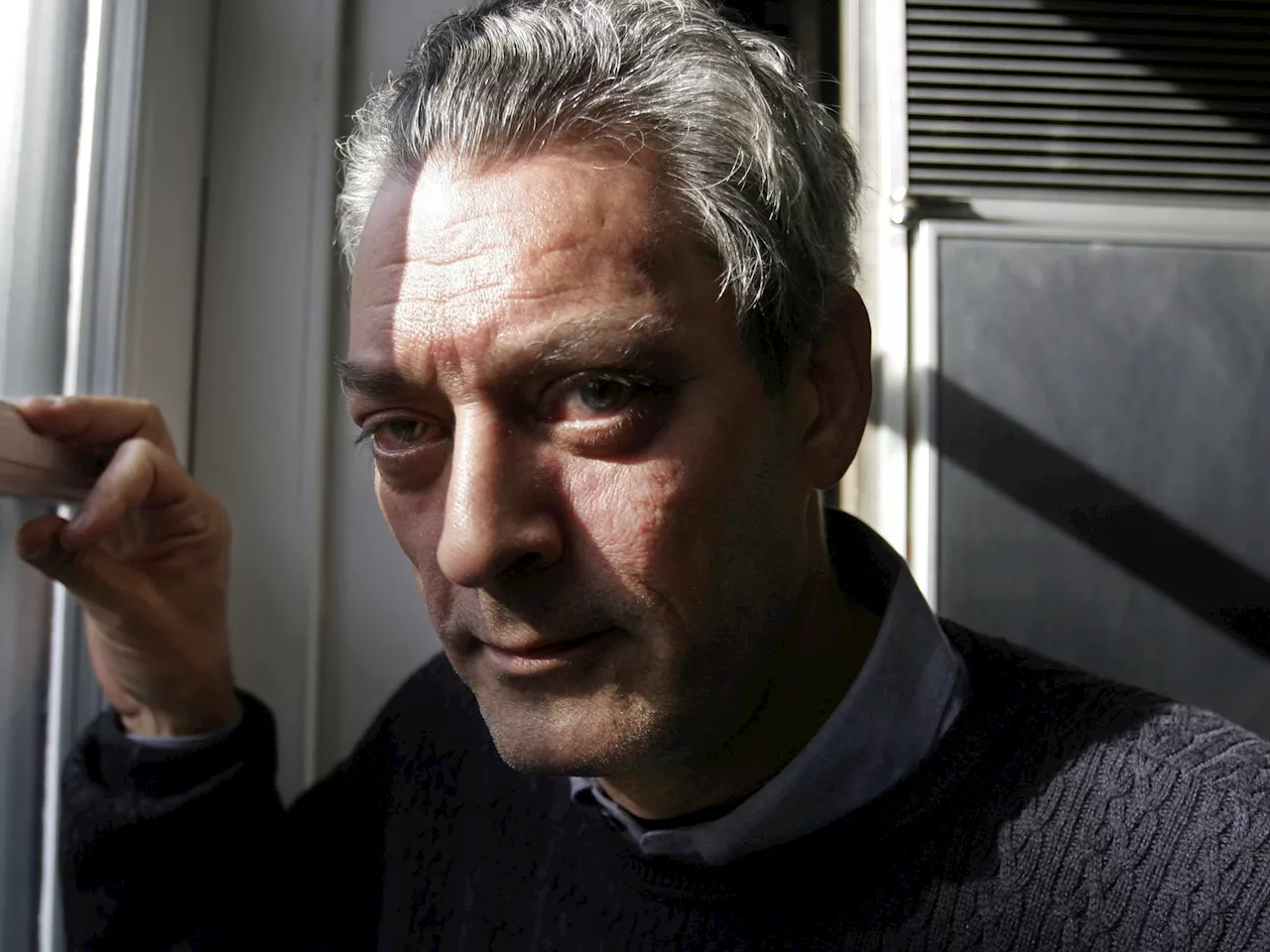 Dolor por la muerte del escritor Paul Auster en los medios internacionales y en el mundo de las letras: 'El santo patrón del Brooklyn literario'