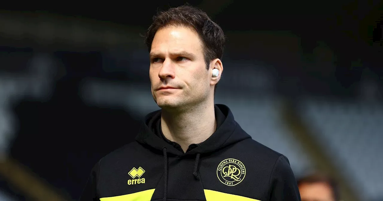Asmir Begovic an 'outstanding' Celtic transfer option - Parkhead news bulletin