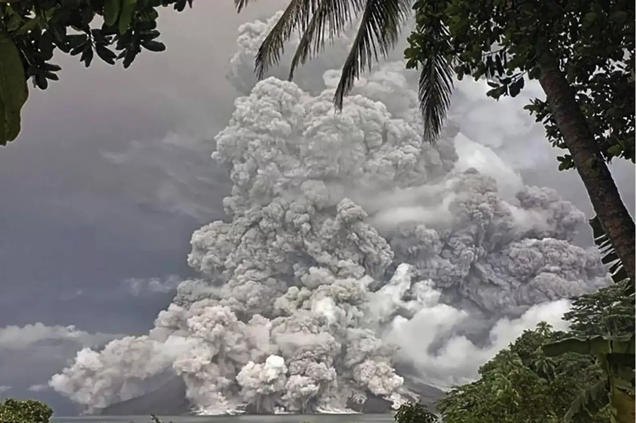 Indonesian volcano eruption forces airports to close, ash reaches Malaysia