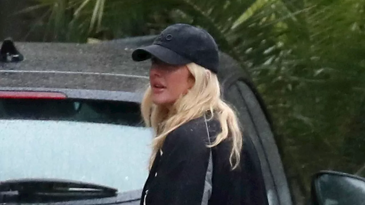 Ellie Goulding reunites with estranged husband Caspar Jopling for parenting duties after their split...