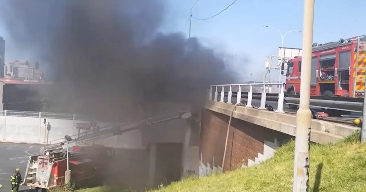 City Power suspects fire on M1 highway in Joburg CBD caused by vandals