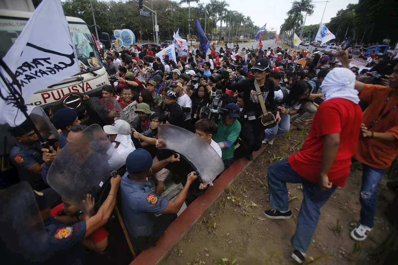 6 arrested as cops, protestors clash near US Embassy on Labor Day