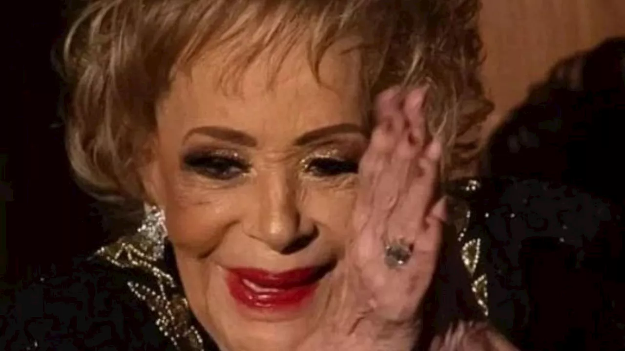 Preocupa el estado de salud de Silvia Pinal, fans piden que ya no la expongan