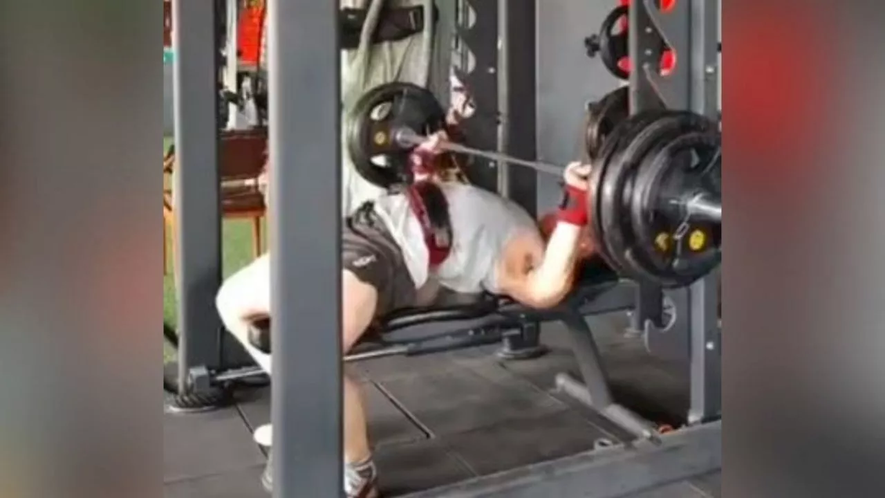 VIDEO FUERTE: hombre graba su propia muerte, estaba haciendo pecho en el gimnasio