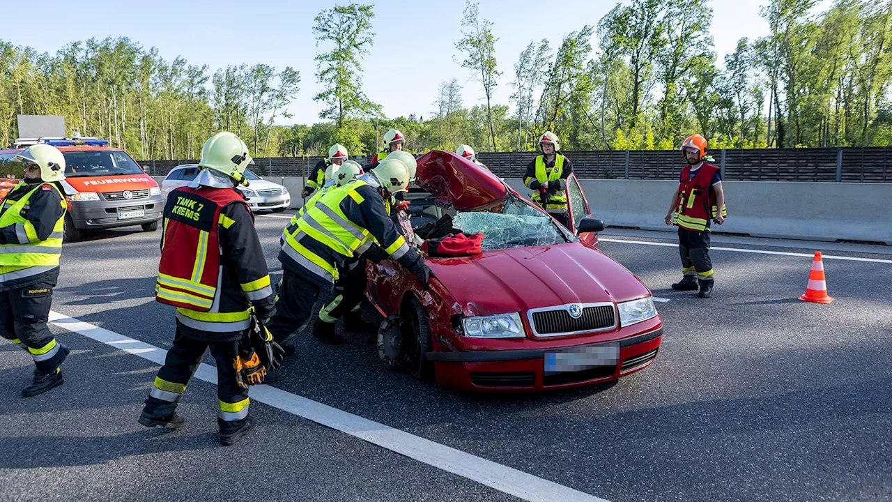 Schwerer Unfall nach Ausweichmanöver auf Kremser Straße